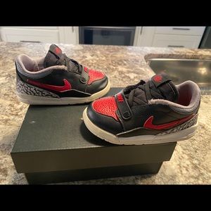 Nike toddler 8c shoes